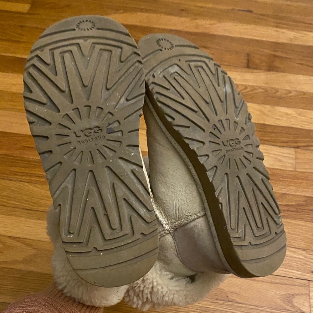 Ugg Bailey Button (Short) Shearling Winter Boots - image 6